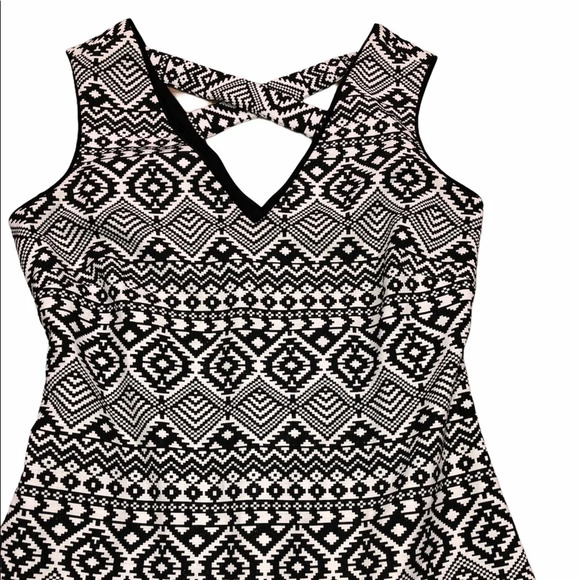 Jessica Simpson size 4 black & white boho dress - Picture 1 of 6